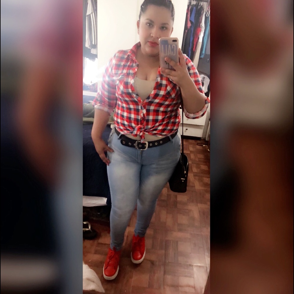 Meet your Posher, Rroxana